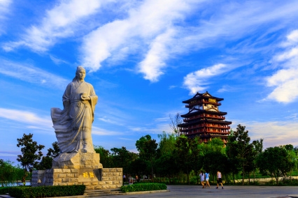 李玉建//传承卢仝文化  赋能坤彤陶瓷 